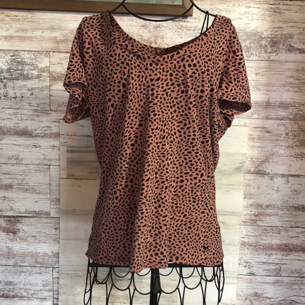 Pink Victoria’s Secret animal print top cheetah/leopard print size medium shirt‌
